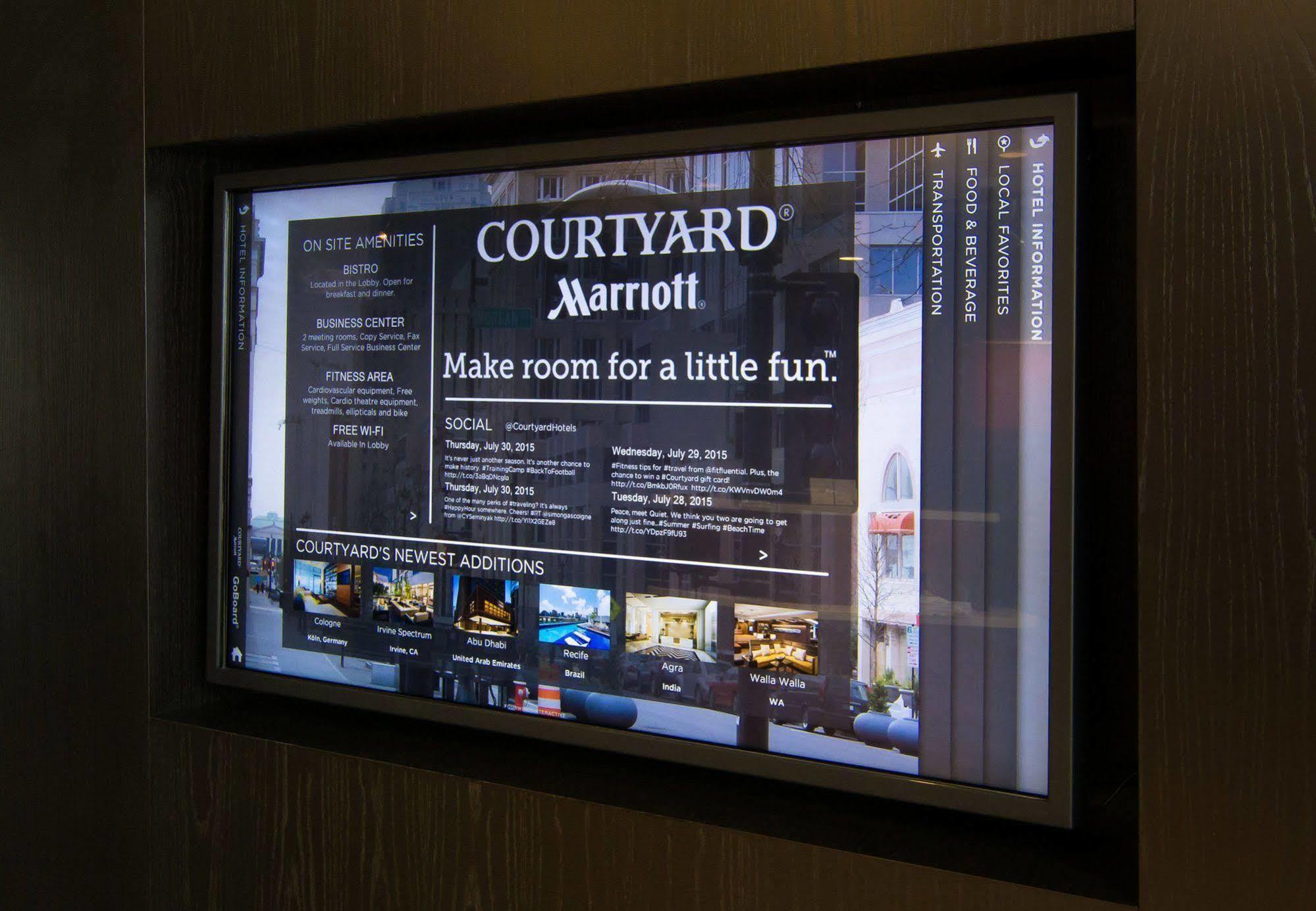 Courtyard By Marriott Phoenix Downtown Exterior photo